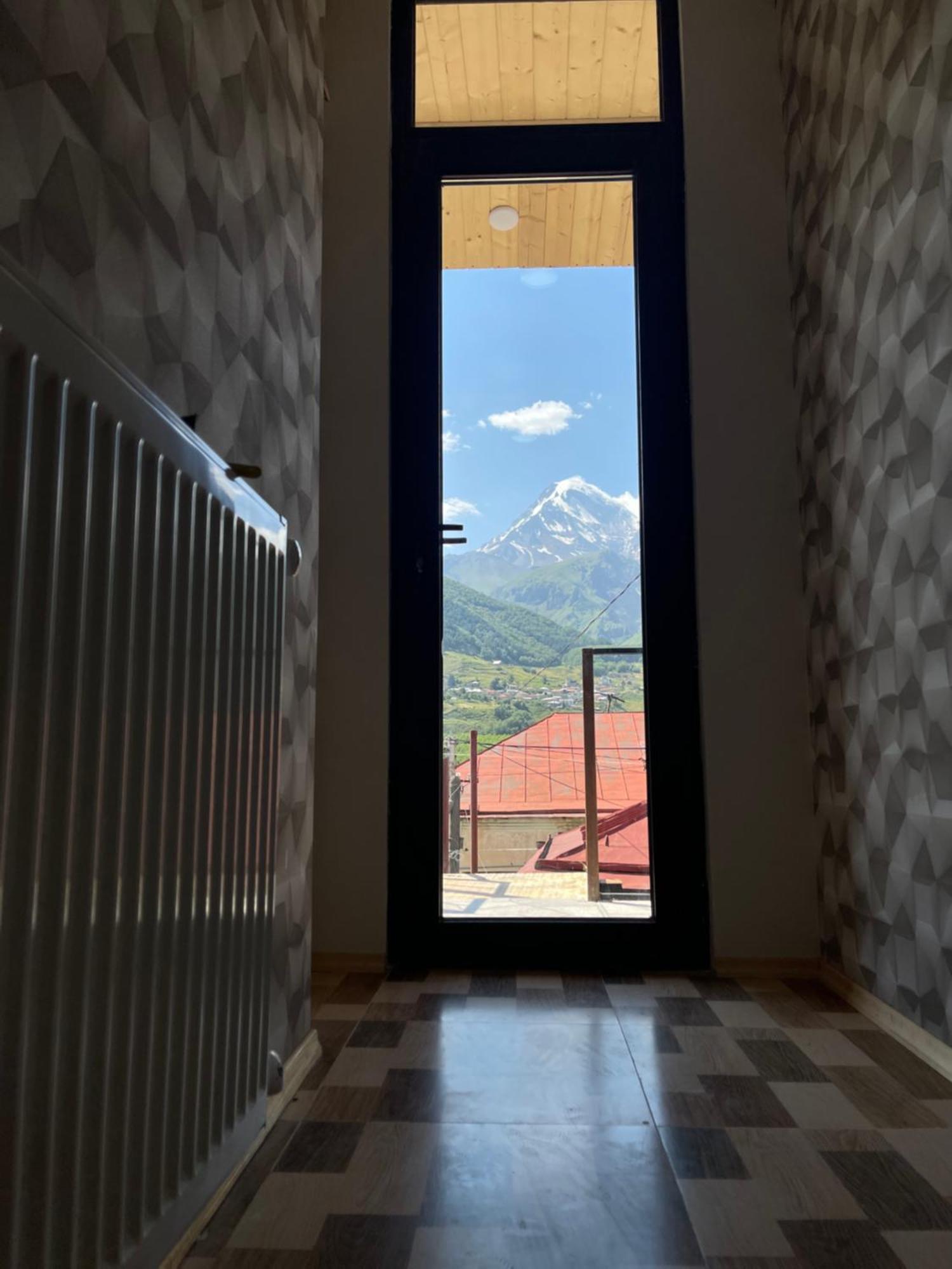 Sunny Guesthouse Kazbegi Exterior foto