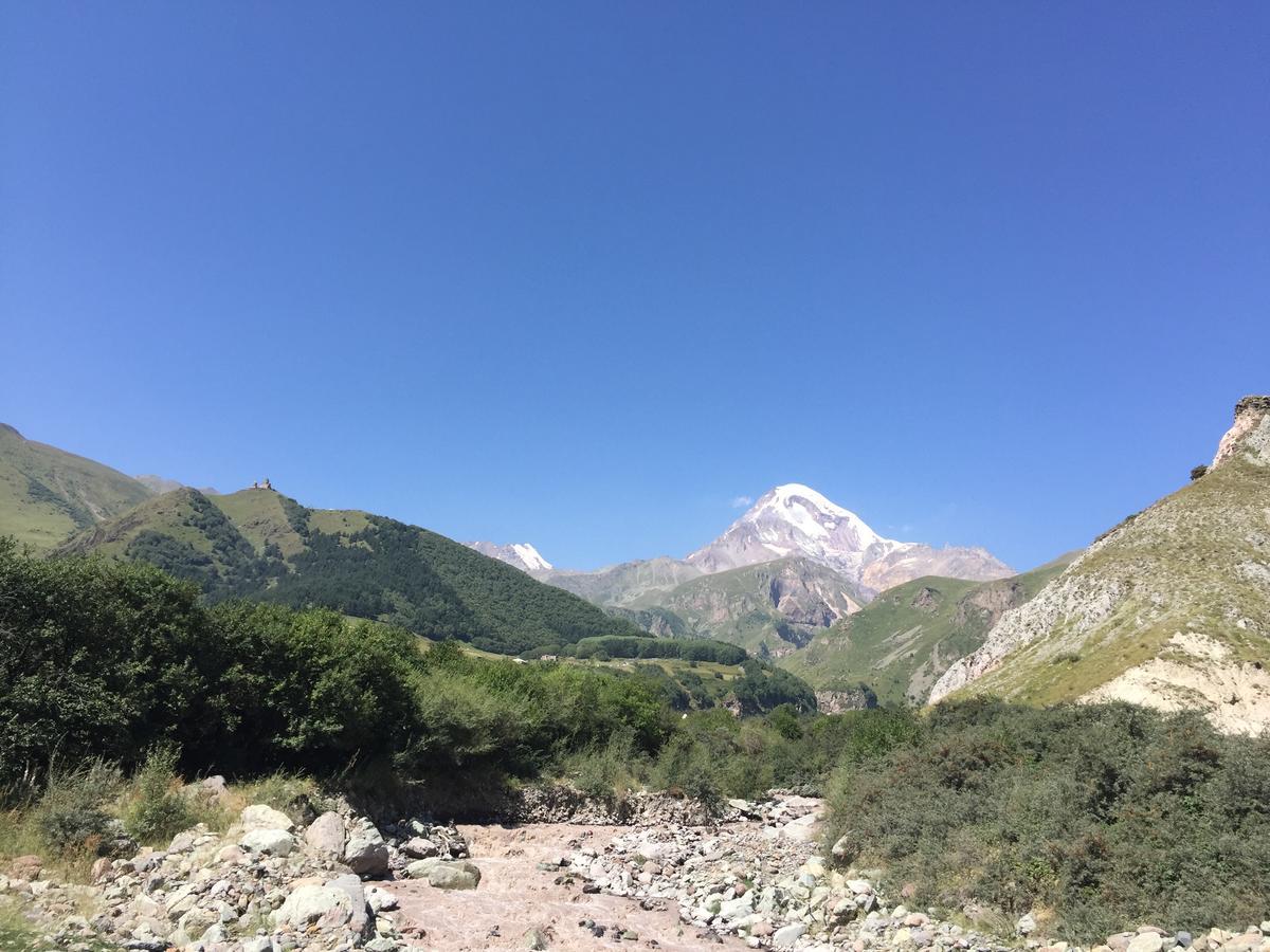 Sunny Guesthouse Kazbegi Exterior foto